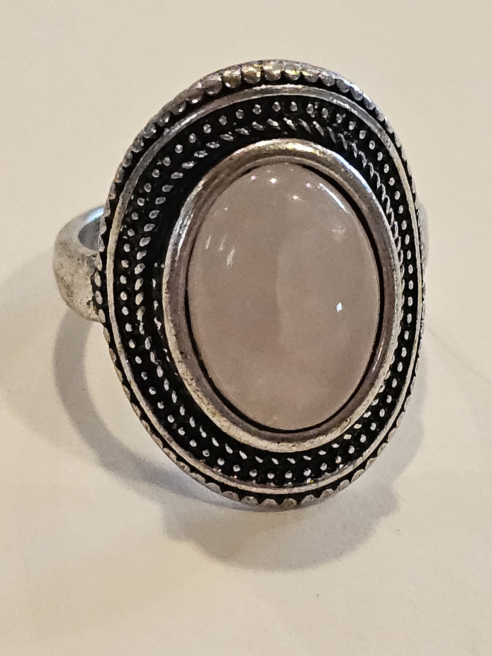 โVintage Boho Oval Pale Pink Quartz Cabochon Silver Tone Statement Ring
